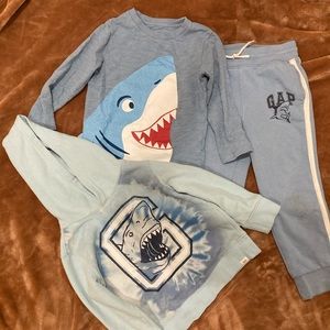 Gap Size 4T 3 piece sweatsuit /jogging suit/set Bundle